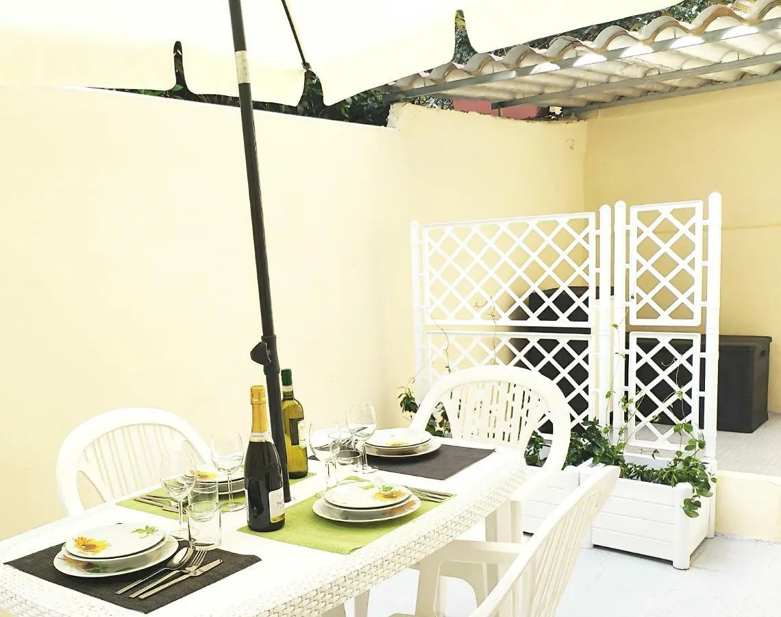 Boutique Apartment Con Tv Da 65 E 43 Viareggio 0*,